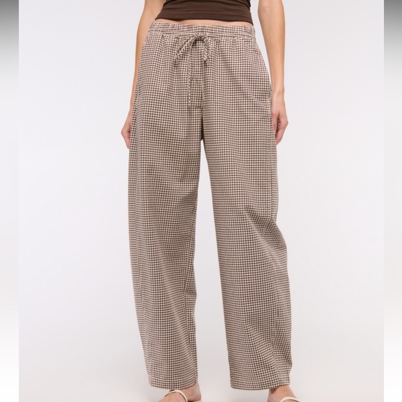 Abercrombie & Fitch Tan Checkered Women's Trousers - Picture 2 of 11